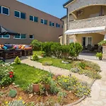 Galic 1 By Interhome * Vir