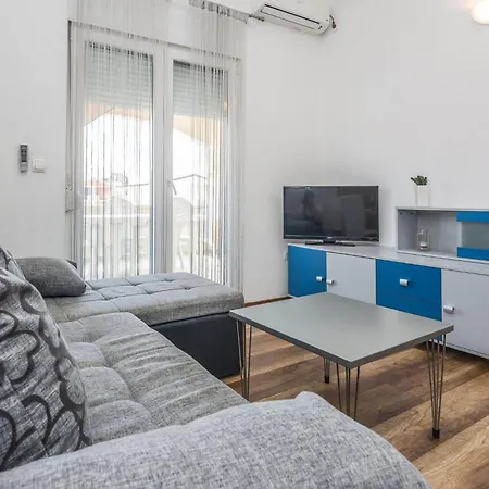 Apartman Galic 1 By Interhome Vir